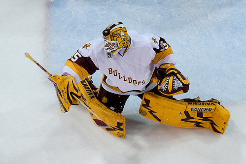 01 Oct 16:  The University of Minnesota Duluth Bulldogs host the Michigan Technological University Huskies in a non-conference matchup at Amsoil Arena in Duluth, MN. (Jim Rosvold/USCHO.com)