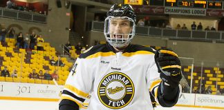 6 Oct 17: Dane Birks (Michigan Tech - 4). The Union College Dutchmen play against Michigan Technological University Huskies in the 2017 Icebreaker Tournament at Amsoil Arena in Duluth, MN. (Jim Rosvold/USCHO.com)