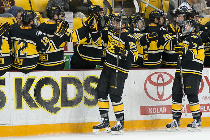 7 Oct 17: The University of Minnesota Duluth Bulldogs host the Michigan Tech Huskies play against in the 2017 Icebreaker Tournament at Amsoil Arena in Duluth, MN. (Jim Rosvold/USCHO.com)