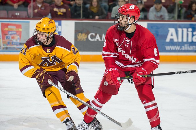 2 Dec 17: The University of Minnesota Golden Gophers hosts the University of Wisconsin Badgers in a B1G matchup at 3M Arena at Mariucci in Minneapolis, MN. (Jim Rosvold/USCHO.com)