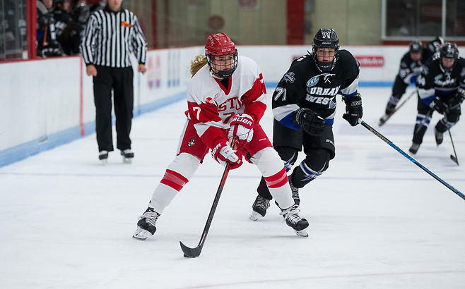 BOSTON, MA - SEPTEMBER 28: NCAA woman's hockey at Walter Brown Arena between Boston University and the Durham West Lightning on September, 2018 in Boston, Massachusetts. (Photo by Rich Gagnon) Jesse Compher of Boston University (Rich Gagnon/Boston University Athletics)