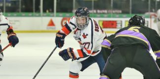 Osmundson’s stellar season for Pioneers earns USCHO D-III Rookie of the Year