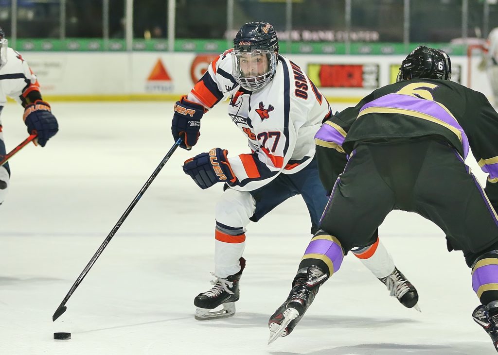 Osmundson’s stellar season for Pioneers earns USCHO D-III Rookie of the Year