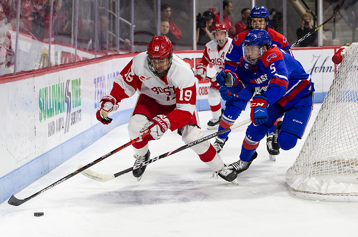 BOSTON, MA - JANUARY 24: Jack DeBoer #19 of the Boston University Terriers. Boston University plays UMass Lowell during NCAA men's hockey at the Agganis Arena on January 24, 2020 in Boston, Massachusetts. The Terriers won 5-0. (Photo by Rich Gagnon/USCHO) (Rich Gagnon)