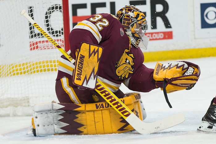 Hunter Shepard (Minnesota-Duluth -32) 2019 March 23 University of Minnesota Duluth and St. Cloud State University meet in the championship game of the NCHC Frozen Face Off at the Xcel Energy Center in St. Paul, MN (Bradley K. Olson)